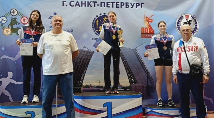 награждение девушки 15-16 лет награждение девушки 15-16 лет